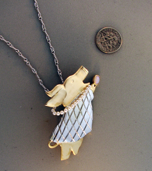 Fly Pig Custom Jewelry Designed Pendant | East Towne Jewelers